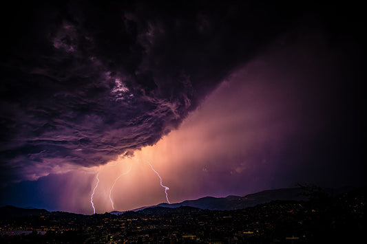 KISS OF THE STORM